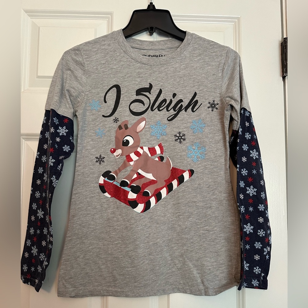 Rudolph Woman’s Long Sleeve Tshirt size Small